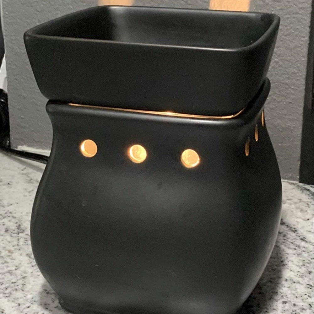 black square scentsy warmer